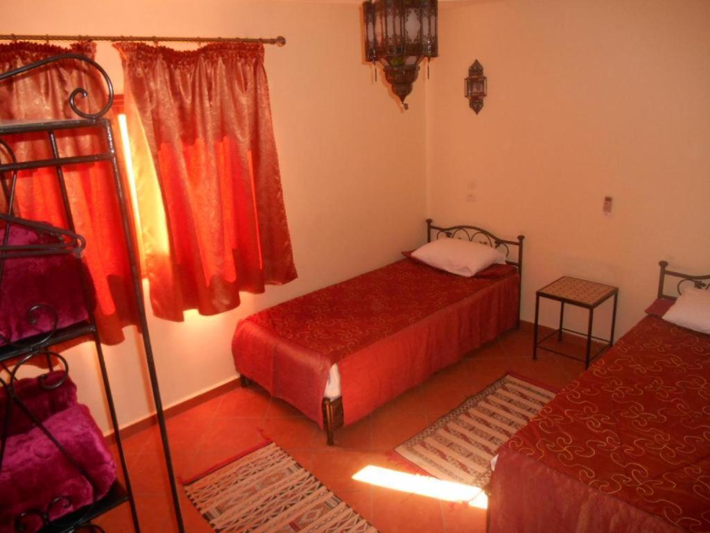 Отель Click Excursions Tafraoute Taddart Экстерьер фото