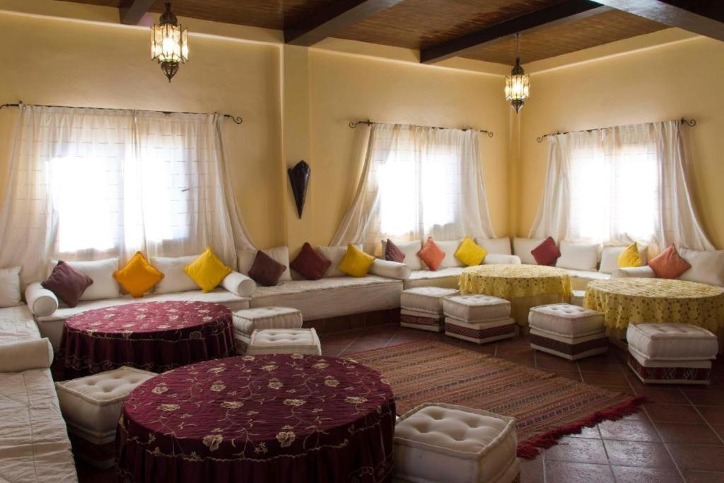 Отель Click Excursions Tafraoute Taddart Экстерьер фото