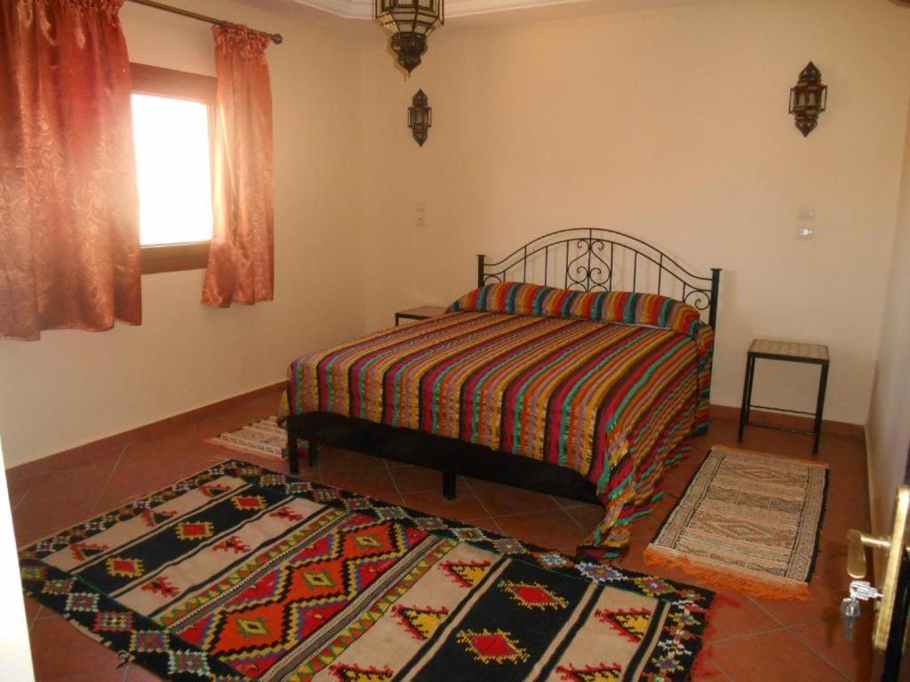 Отель Click Excursions Tafraoute Taddart Экстерьер фото